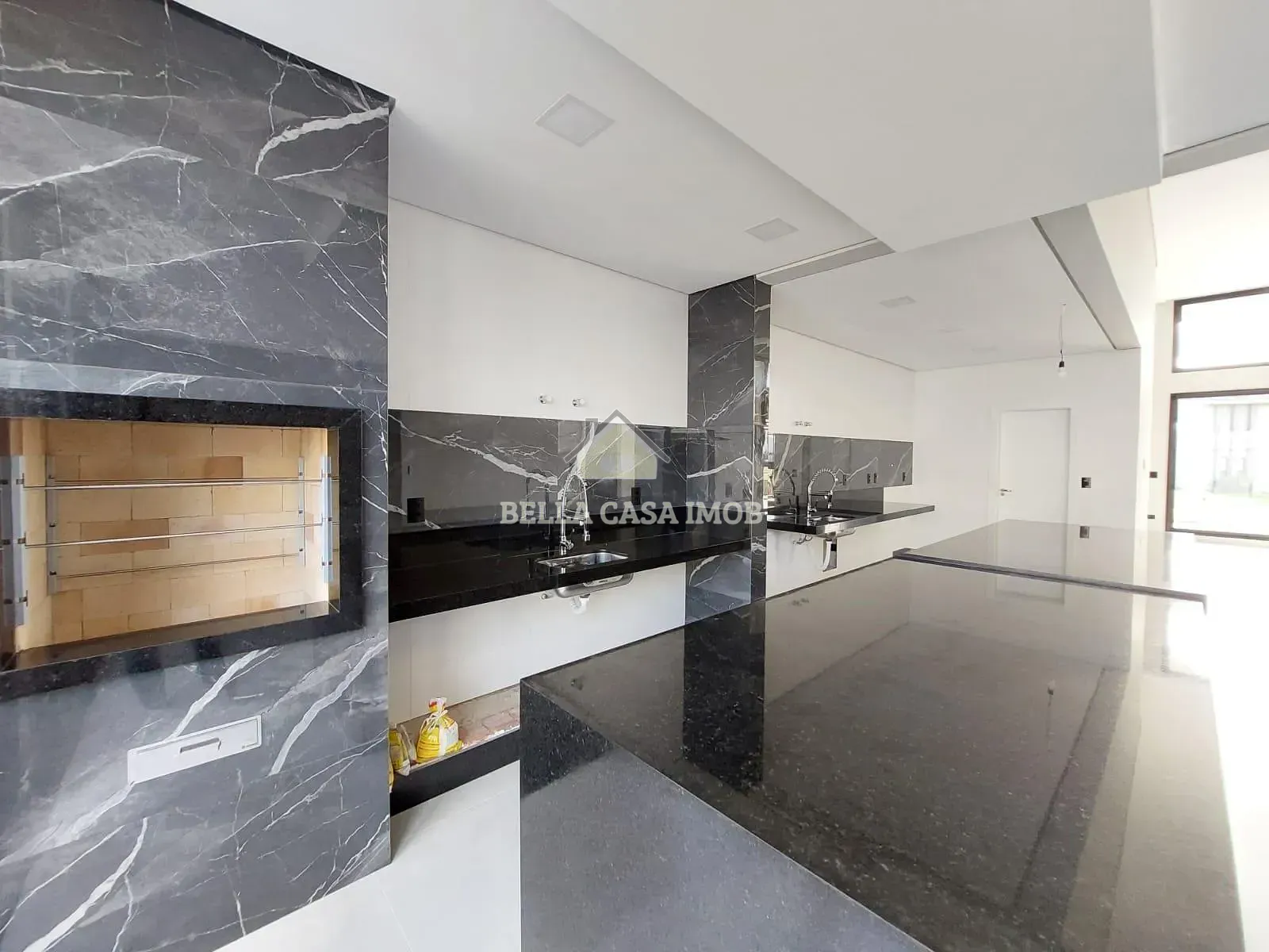 Casa, 3 quartos, 245 m² - Foto 2