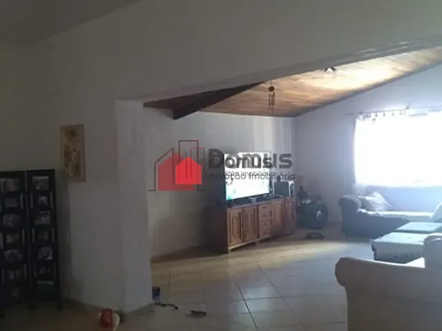 Casa à venda, no bairro Parque do Ipê em Pindamonhangaba