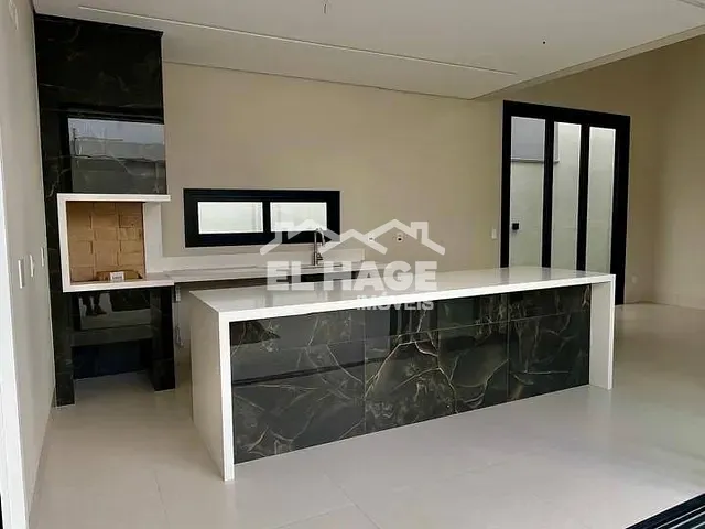 Casa com 307m² 3 quartos e 5 banheiros, à venda, no bairro Jardim Imperial em Cuiabá