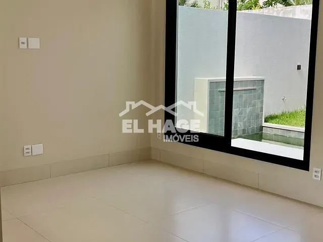 Casa com 307m² 3 quartos e 5 banheiros, à venda, no bairro Jardim Imperial em Cuiabá