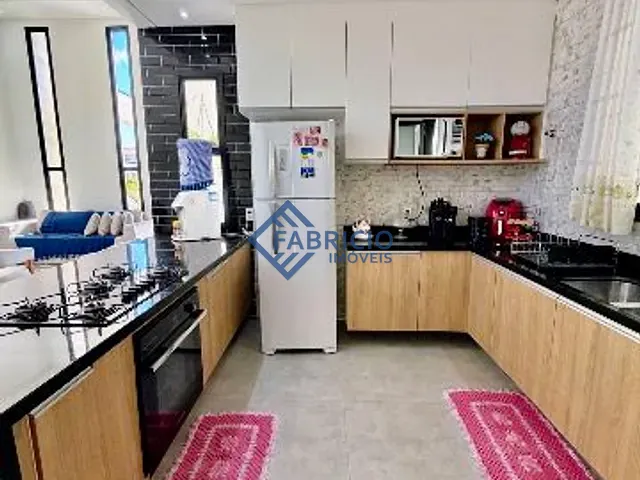 Casa com 250m² 3 quartos e 2 banheiros, à venda, no bairro Marambaia em Vinhedo