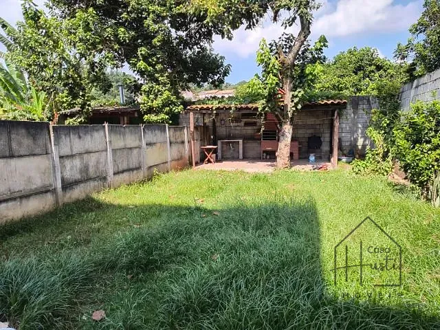 Casa com 215m² 3 quartos e 2 banheiros, à venda ou para alugar, no bairro Jardim Maria Tereza em Cotia