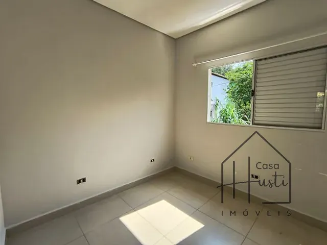 Casa com 215m² 3 quartos e 2 banheiros, à venda ou para alugar, no bairro Jardim Maria Tereza em Cotia