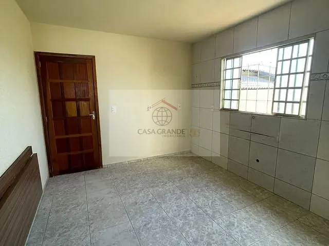 Casa 3 quartos e 1 banheiro, à venda, no bairro Jardim Caviúna em Rolândia