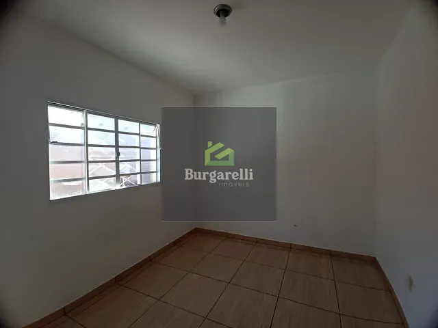 Casa 2 quartos e 2 banheiros, para alugar, no bairro Morada do Sol em Lavras