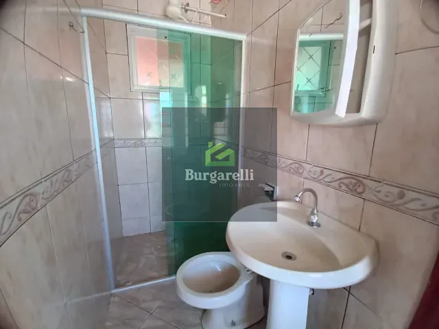 Casa 2 quartos e 2 banheiros, para alugar, no bairro Morada do Sol em Lavras