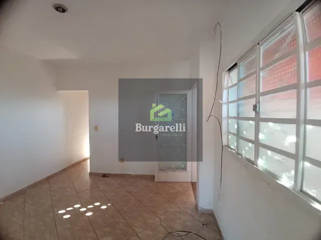 Casa 2 quartos e 2 banheiros, para alugar, no bairro Morada do Sol em Lavras