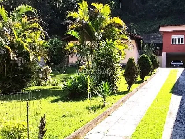 Casa com 615m² 3 quartos e 2 banheiros, à venda, no bairro Barra do Imbuí em Teresópolis
