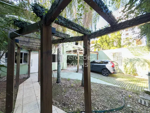 Casa com 300m² 4 quartos e 4 banheiros, à venda, no bairro Centro em Itajaí