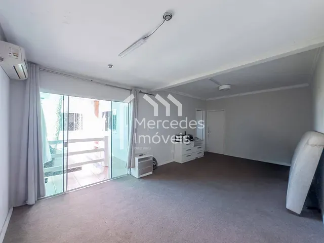 Casa com 300m² 4 quartos e 4 banheiros, à venda, no bairro Centro em Itajaí