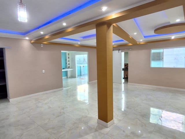 Casa com 500m² 4 quartos e 5 banheiros, à venda, no bairro Taquara em Rio de Janeiro