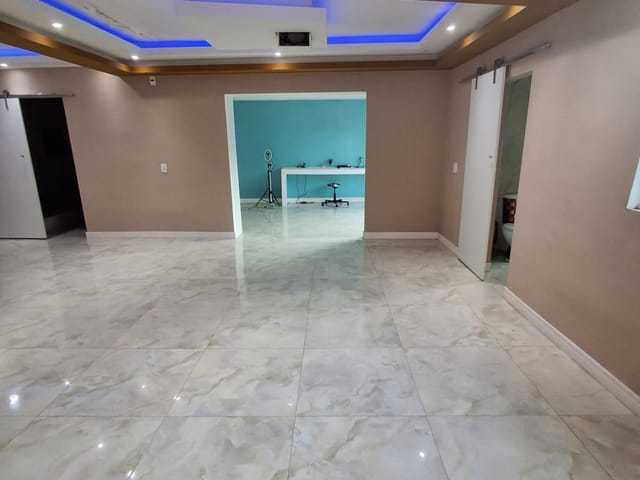 Casa com 500m² 4 quartos e 5 banheiros, à venda, no bairro Taquara em Rio de Janeiro