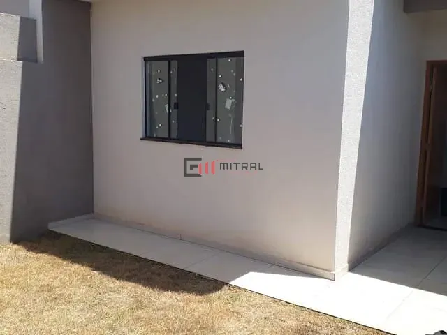 Casa 2 quartos e 2 banheiros, à venda, no bairro Colinas em Londrina