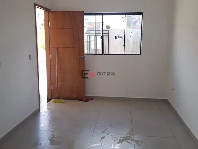 Casa 2 quartos e 2 banheiros, à venda, no bairro Colinas em Londrina