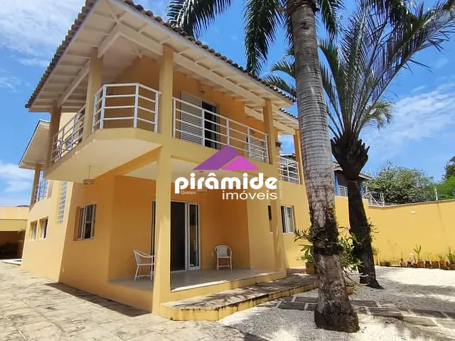 Casa com 480m² 4 quartos e 5 banheiros, à venda, no bairro Jardim Primavera em Caraguatatuba