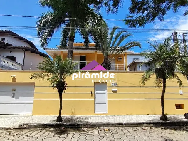 Casa com 480m² 4 quartos e 5 banheiros, à venda, no bairro Jardim Primavera em Caraguatatuba