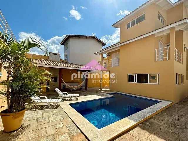 Casa com 480m² 4 quartos e 5 banheiros, à venda, no bairro Jardim Primavera em Caraguatatuba