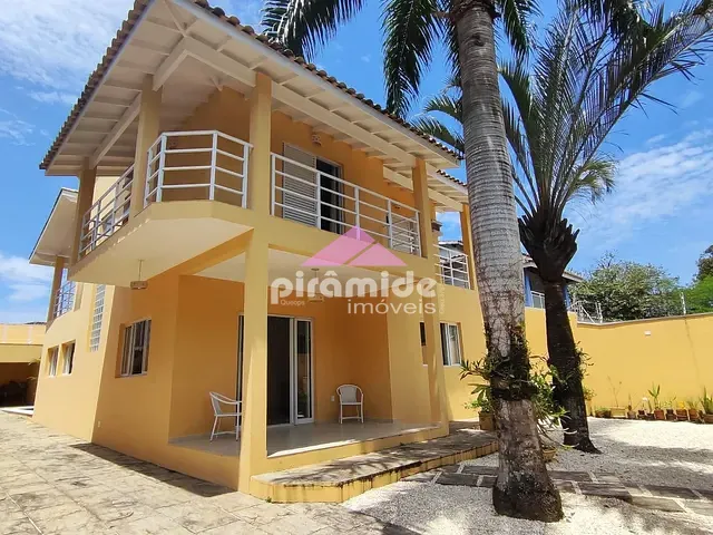 Casa com 480m² 4 quartos e 5 banheiros, à venda, no bairro Jardim Primavera em Caraguatatuba