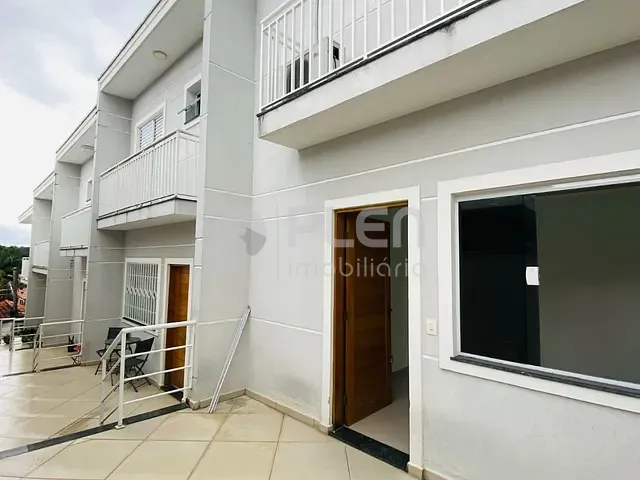 Casa 2 quartos e 3 banheiros, à venda, no bairro Vila Irmãos Arnoni em São Paulo