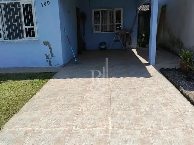 Casa com 300m² 3 quartos e 2 banheiros, à venda, no bairro Barra do Aririú em Palhoça