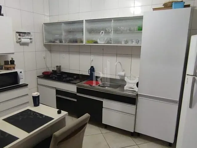 Casa com 300m² 3 quartos e 2 banheiros, à venda, no bairro Barra do Aririú em Palhoça
