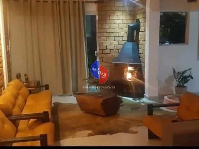 Casa com 960m² 6 quartos e 4 banheiros, à venda, no bairro Corujas em Guapimirim