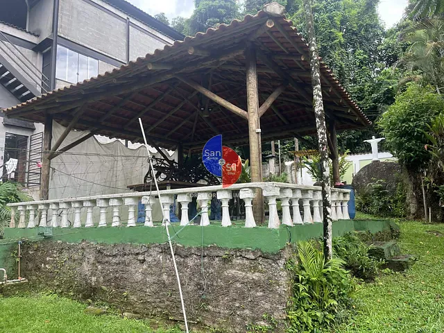 Casa com 960m² 6 quartos e 4 banheiros, à venda, no bairro Corujas em Guapimirim