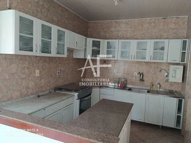 Casa com 250m² 6 quartos e 2 banheiros, à venda, no bairro Flor Do Vale em Tremembé