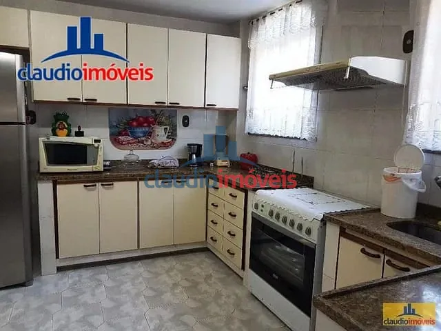 Casa 5 quartos e 4 banheiros, à venda, no bairro Enseada em Angra dos Reis