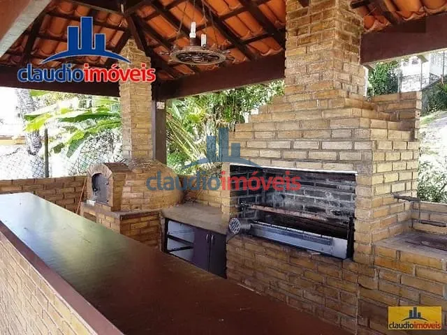 Casa 5 quartos e 4 banheiros, à venda, no bairro Enseada em Angra dos Reis