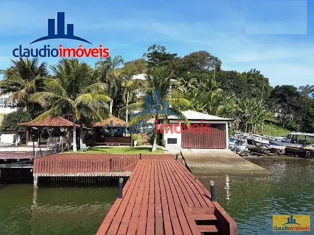 Casa 5 quartos e 4 banheiros, à venda, no bairro Enseada em Angra dos Reis