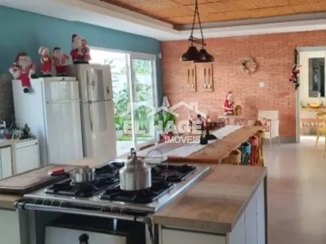 Casa com 465m² 3 quartos e 4 banheiros, à venda, no bairro Chapada dos Guiamarães em Chapada dos Guimarães