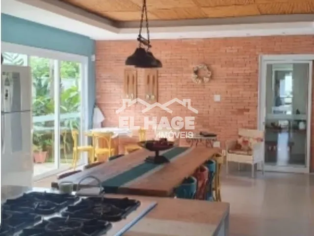 Casa com 465m² 3 quartos e 4 banheiros, à venda, no bairro Chapada dos Guiamarães em Chapada dos Guimarães