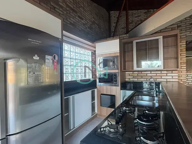 Casa com 650m² 4 quartos e 4 banheiros, à venda ou para alugar, no bairro Oeste em Sapiranga