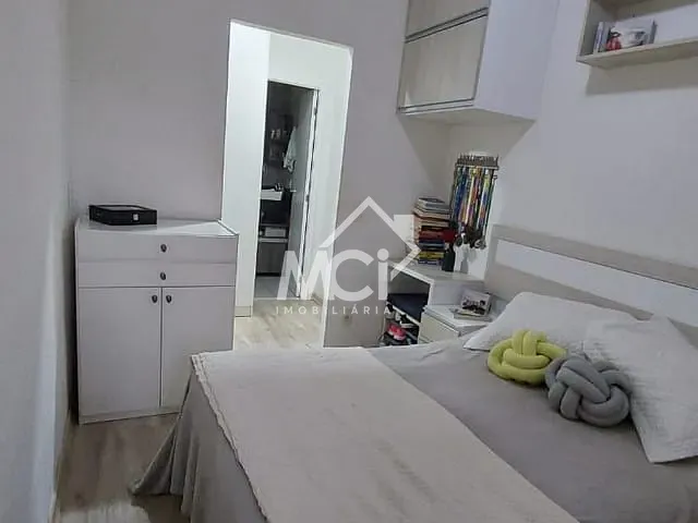 Casa 2 quartos e 2 banheiros, à venda, no bairro Três Vendas em Pelotas