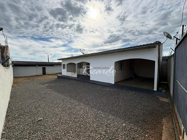 Casa com 360m² 2 quartos e 1 banheiro, à venda, no bairro Jardim Panorama em Arapongas