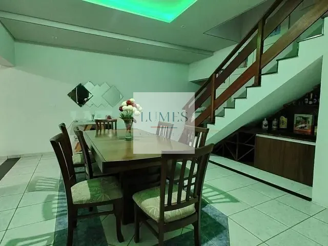 Casa 3 quartos e 3 banheiros, à venda, no bairro Parque Novo Mundo em Americana