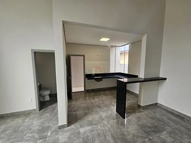 Casa 3 quartos e 3 banheiros, à venda, no bairro Dom Pedro I em Londrina