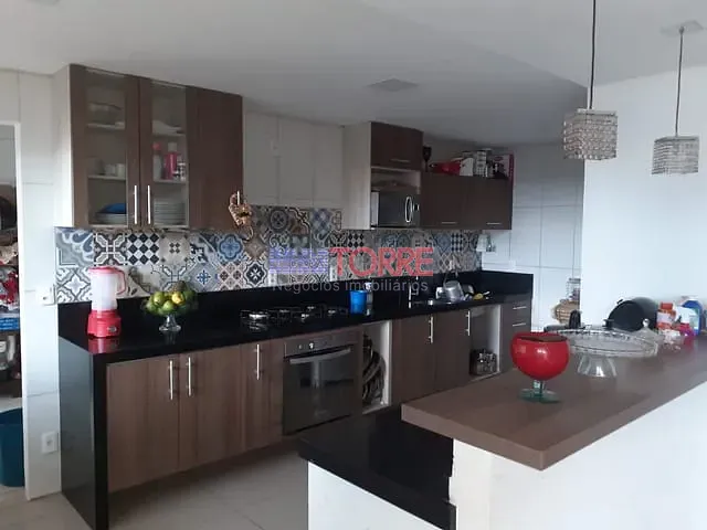 Casa com 293m² 4 quartos e 2 banheiros, à venda, no bairro Malhado em Ilhéus