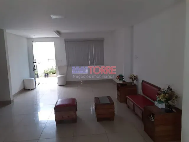 Casa com 293m² 4 quartos e 2 banheiros, à venda, no bairro Malhado em Ilhéus