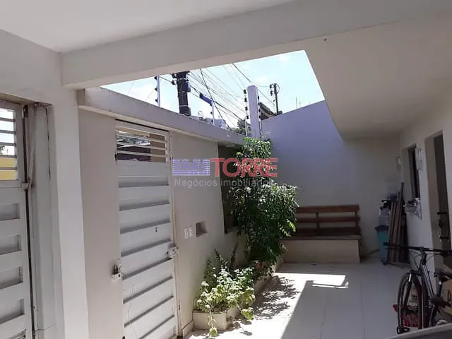 Casa com 293m² 4 quartos e 2 banheiros, à venda, no bairro Malhado em Ilhéus