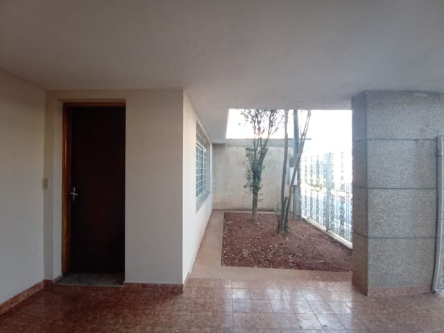 Casa com 250m² 3 quartos e 1 banheiro, para alugar, no bairro Vila Loyola em São João da Boa Vista