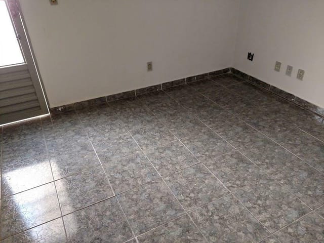Foto do Casa - Casa com 2 dormitórios para alugar, 80 m² por R$ 700,00/mês - Conjunto José Vallim de Melo - Uberaba/MG | ZUCATO IMOBILIARIA LTDA