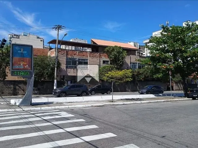 Casa com 229m² 3 quartos e 3 banheiros, à venda, no bairro Santa Rosa em Niterói