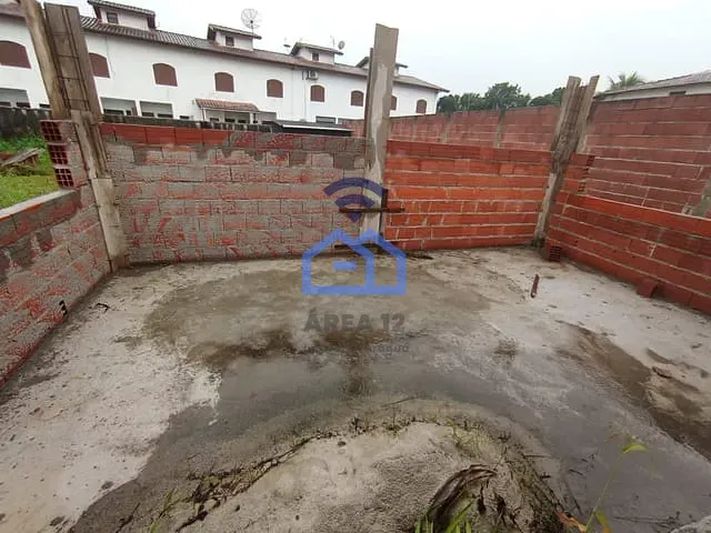 Casa com 640m² 2 quartos e 1 banheiro, à venda, no bairro Jardim Porto Novo em Caraguatatuba