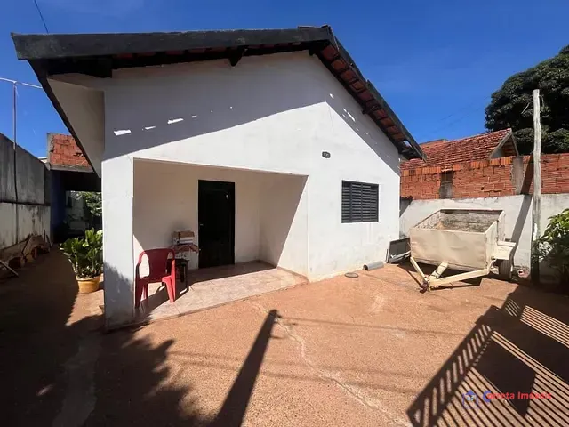 Casa com 400m² 2 quartos e 1 banheiro, à venda, no bairro Interlagos em Três Lagoas