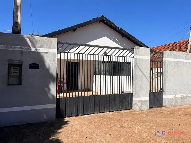 Casa com 400m² 2 quartos e 1 banheiro, à venda, no bairro Interlagos em Três Lagoas