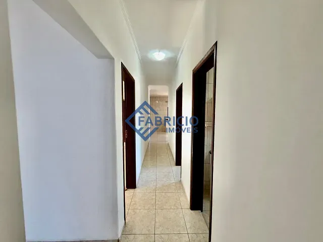 Casa com 800m² 3 quartos e 2 banheiros, para alugar, no bairro Ipiranga em Louveira