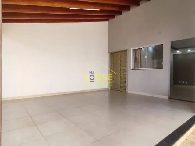 Casa com 240m², à venda, no bairro Parque Residencial do Lago em Votuporanga