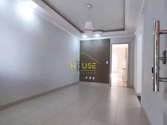 Casa com 240m², à venda, no bairro Parque Residencial do Lago em Votuporanga
